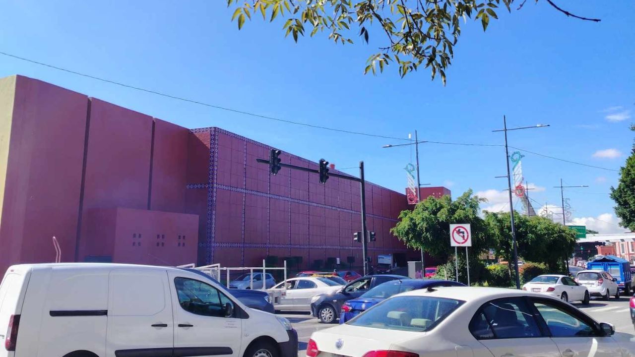 ¡Precaución! Se registra CIERRE en el bulevar 5 de Mayo HOY sábado; hay largas filas de vehículos