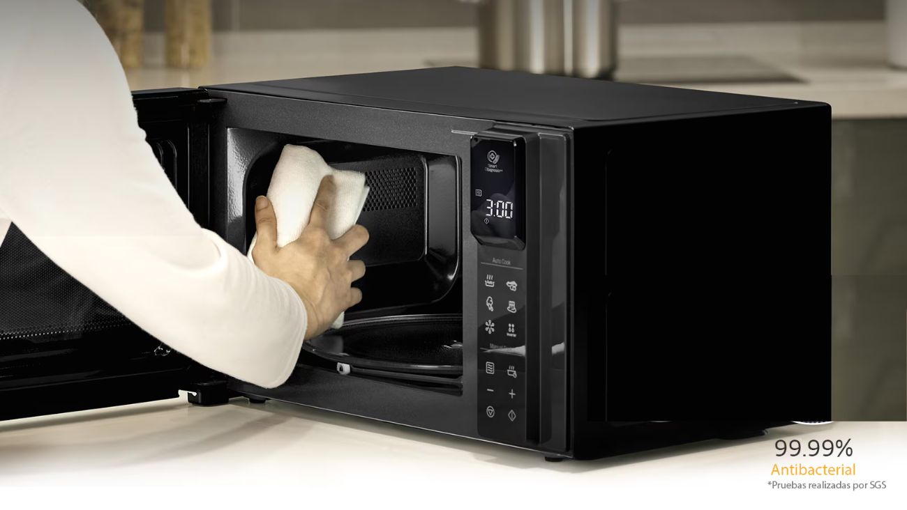 Rematan microondas LG con descongelamiento y cocción por menos de 2 mil 800 pesos