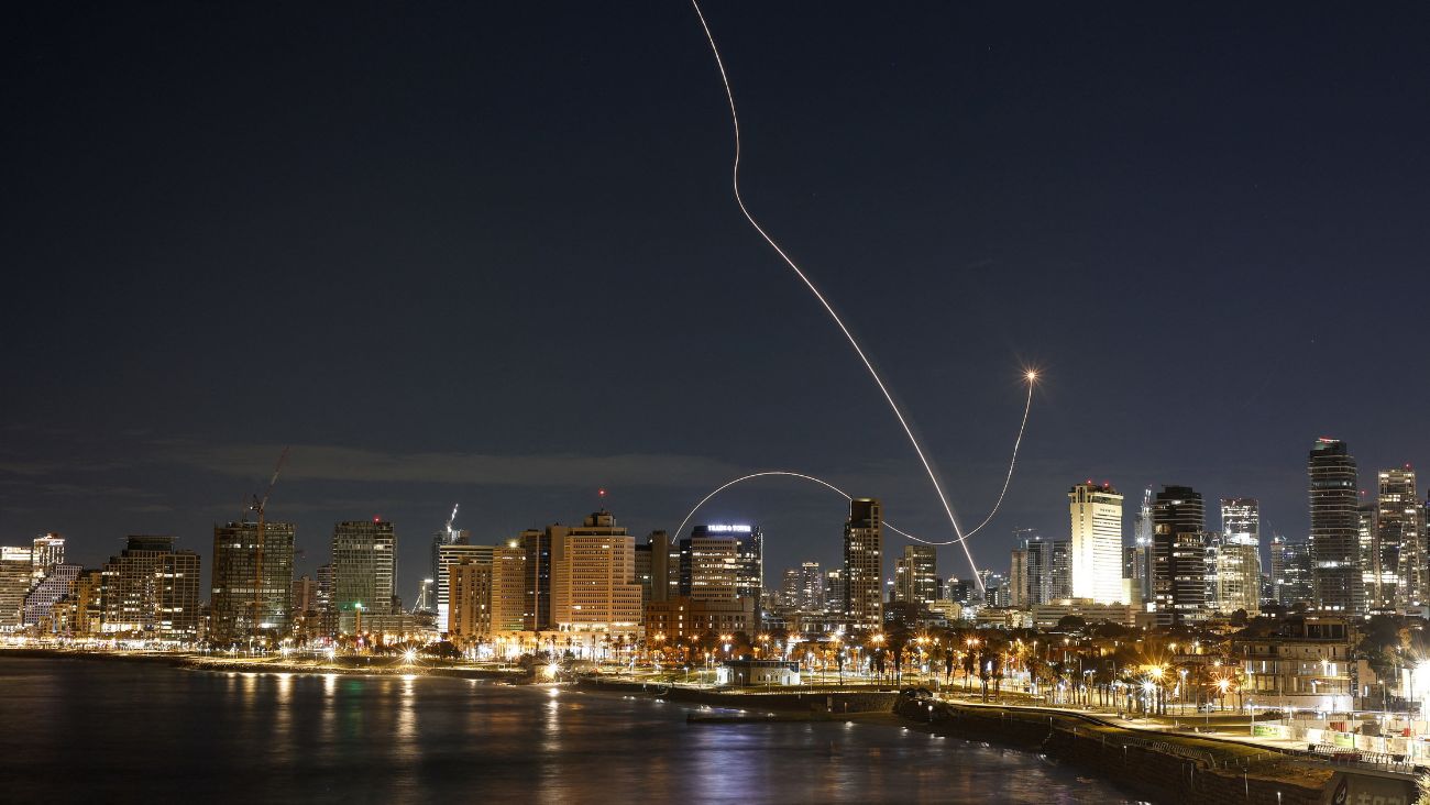 Irán usa por primera vez el misil Sejil; Guardia Revolucionaria amenaza a Netanyahu