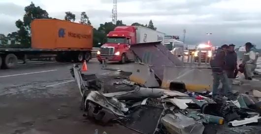 Accidente deja 1 muerto y provoca cierre de la autopista México-Puebla