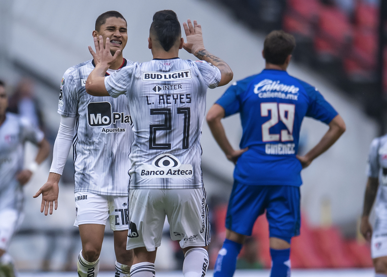 Atlas derrota al Cruz Azul en el Estadio Azteca