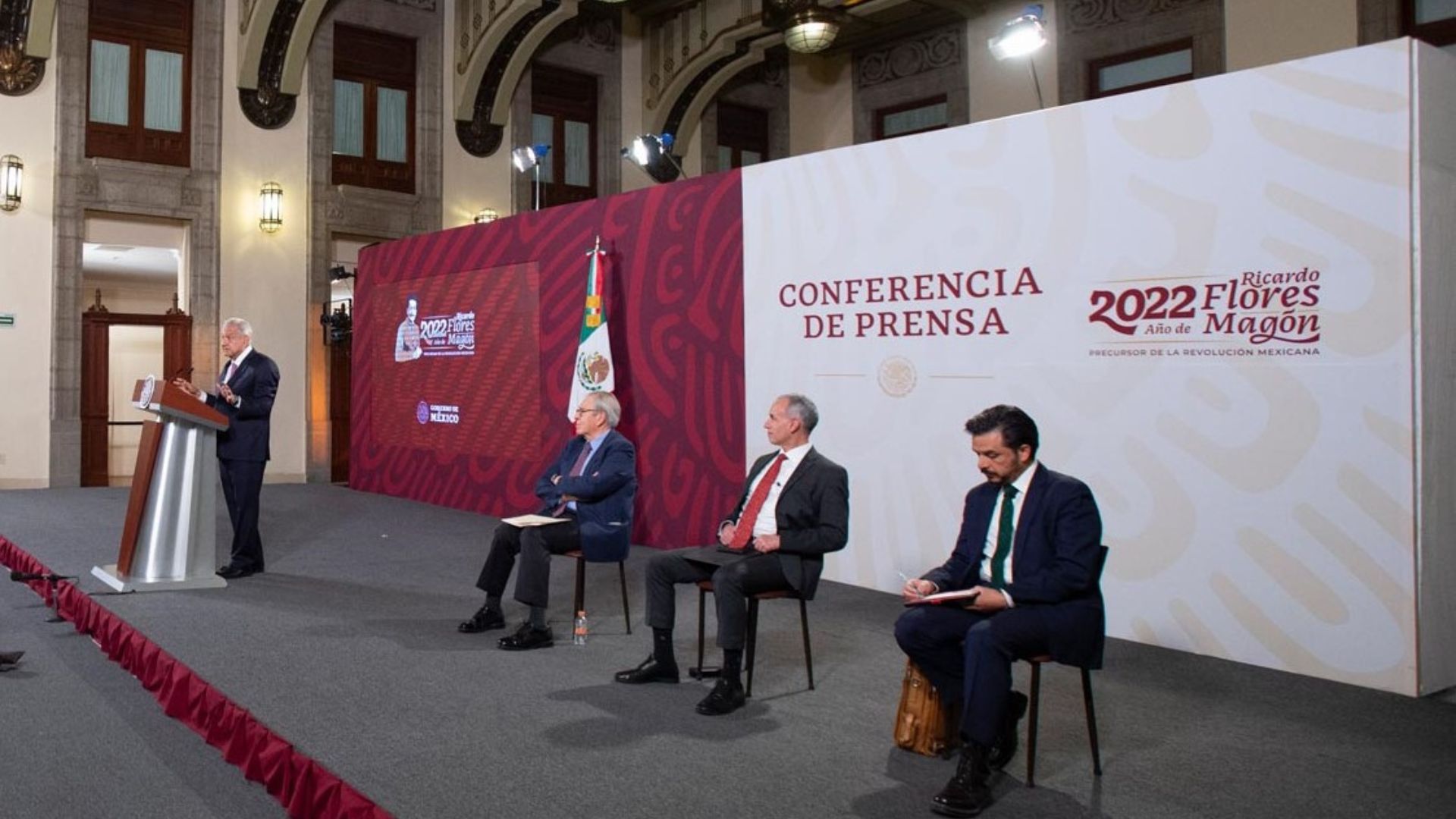 Plan de Salud para el Bienestar nacionalizará el sistema: AMLO