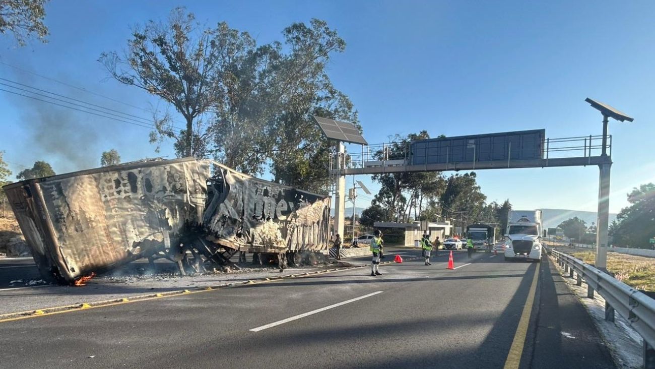 Carreteras cerradas por accidentes, vehículo incendiado y obras hoy, según CAPUFE
