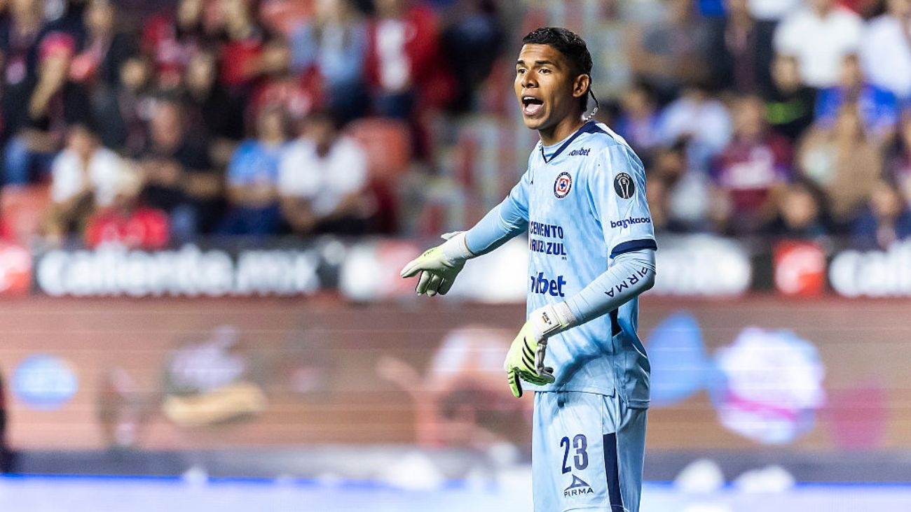 Larcamon lo confirma; Kevin Mier estará listo para el Cruz Azul vs Chivas en la Jornada 7 de Liga MX