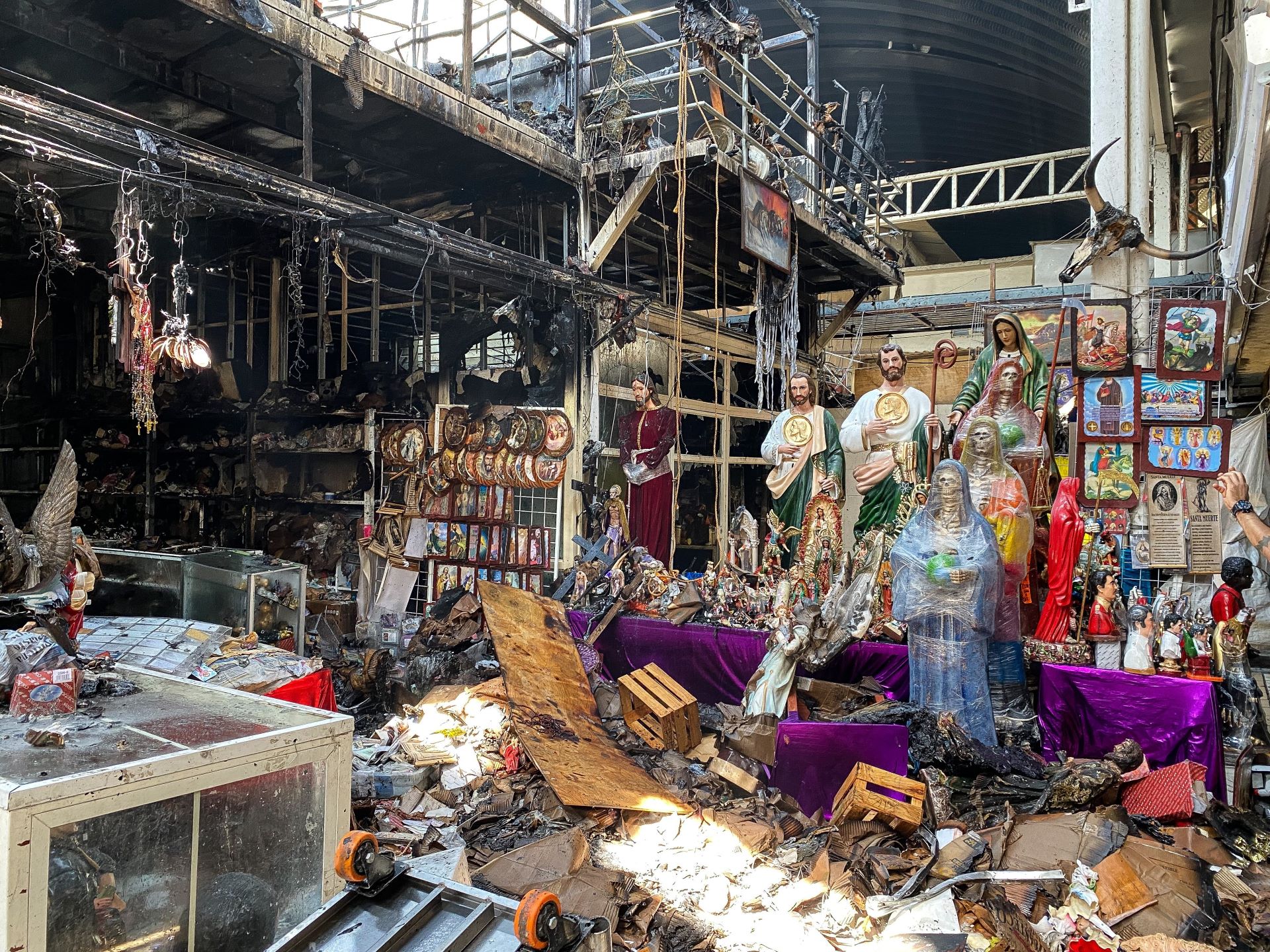 Incendio Afecta Mercado De Sonora En La Capital Mexicana