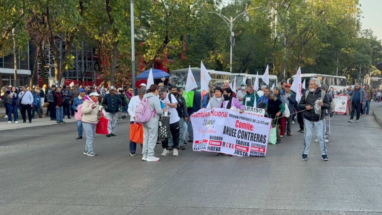 Tráfico pesado hoy viernes por 10 bloqueos y rodadas en CDMX; calles cerradas