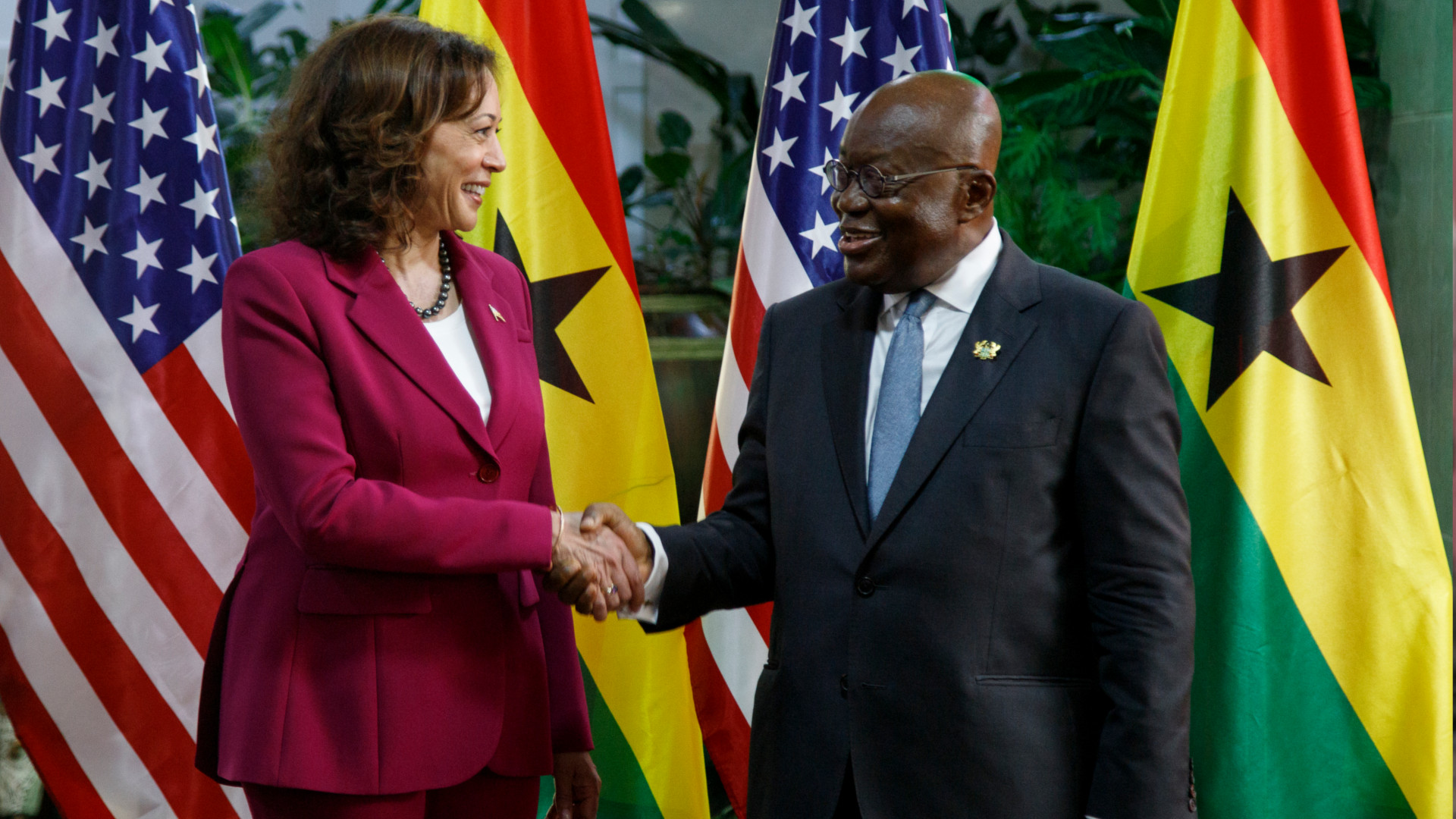 Promete vicepresidenta Harris ayuda e inversiones a Ghana