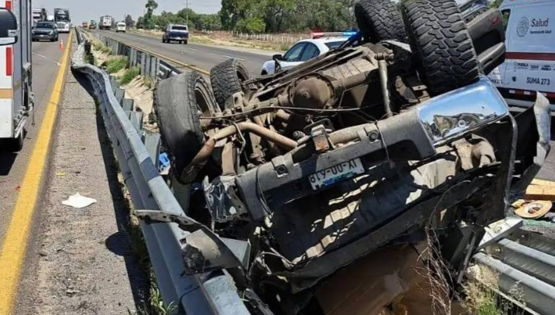 IMÁGENES FUERTES: Choque y volcadura deja varios lesionados y un muerto en la autopista Puebla-Córdoba hoy viernes