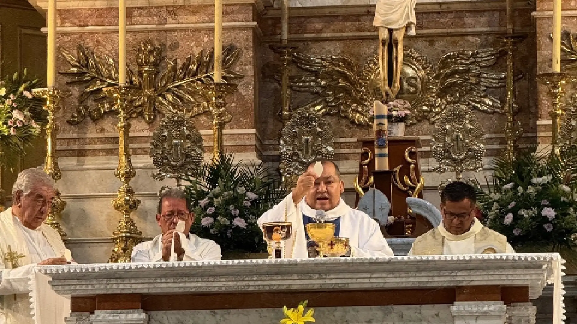 Horarios de misa el 31 de diciembre 2025 en la Catedral de León y el ...