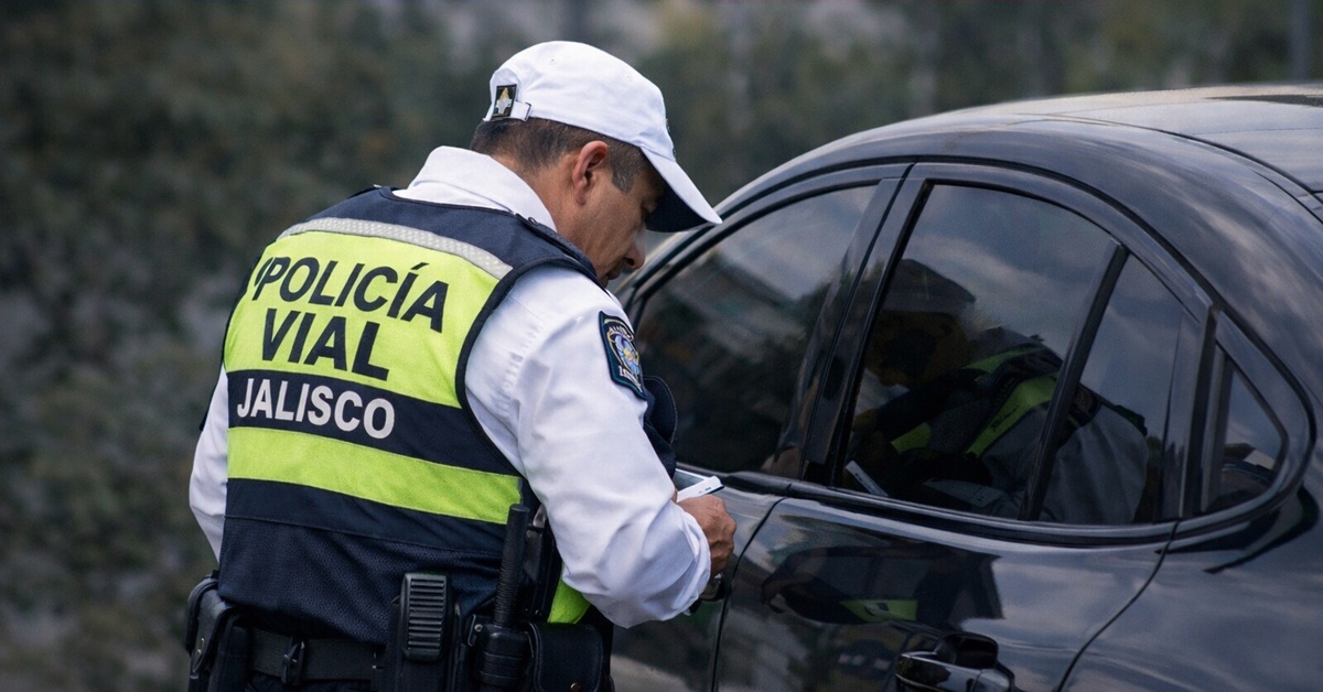 Subieron las multas en Jalisco: Así afecta al precio de la infracción por usar vidrios polarizados en 2026