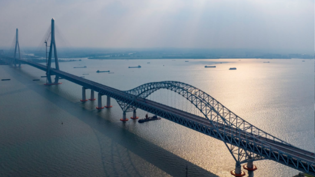 Así es el impresionante puente ultramoderno que China presenta como el más largo del planeta