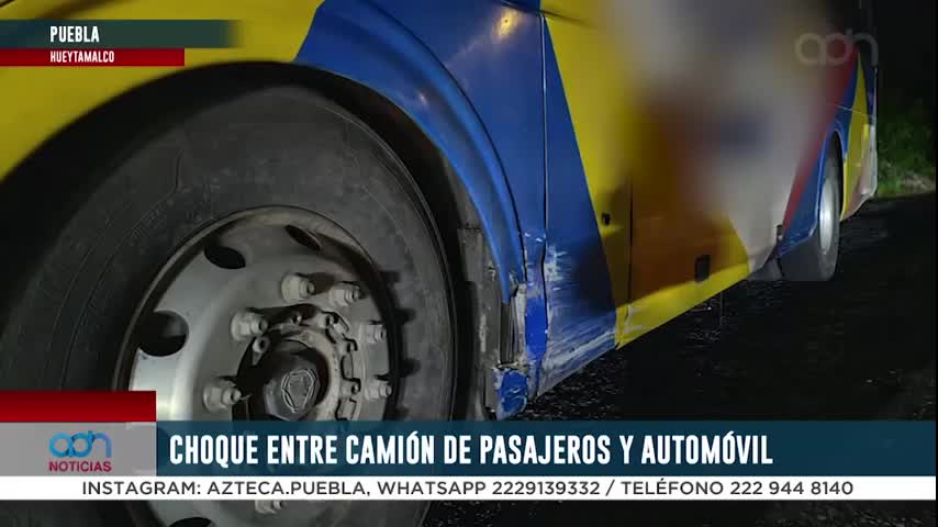 Choque en Hueytamalco deja daños tras impacto contra autobús