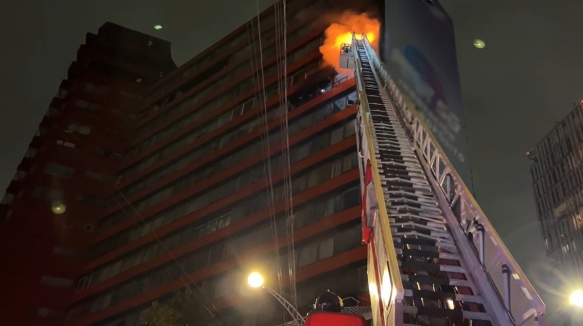Se registra incendio en un edificio de la colonia Roma