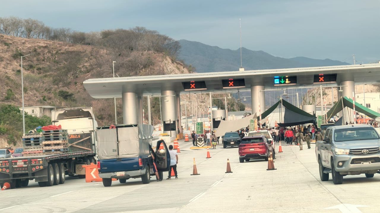 Bloqueos hoy 10 de marzo en Oaxaca: manifestantes toman la autopista Barranca Larga–Ventanilla