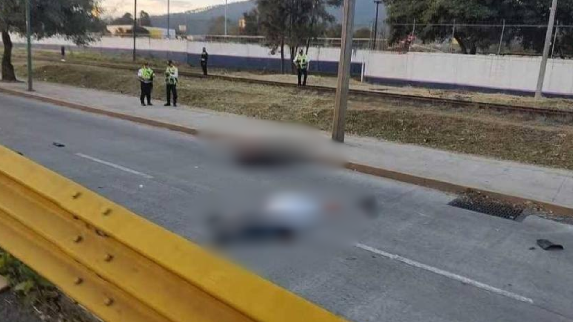 Conductor muere tras ser atropellado por un camión que se dio a la fuga ...