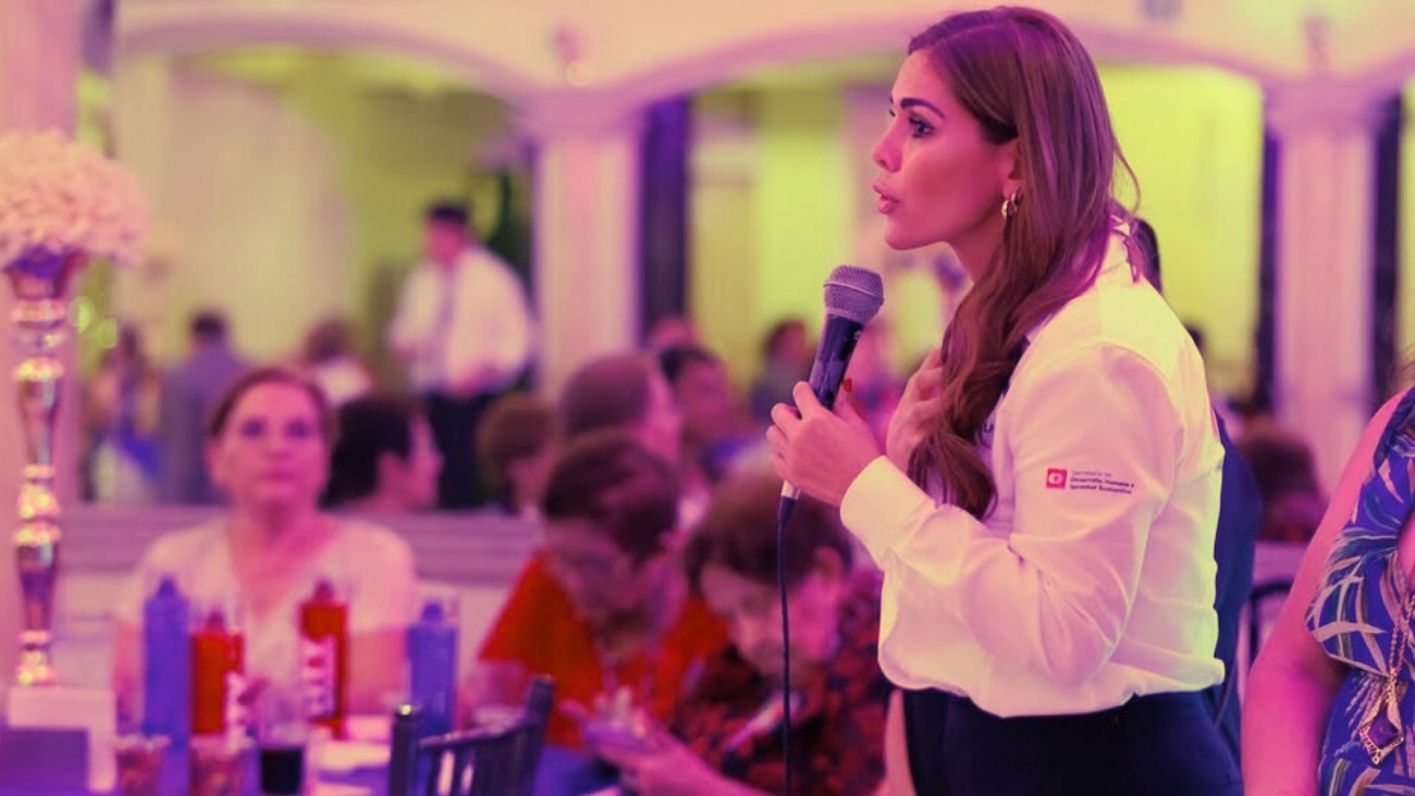 Karina Barrón, funcionaria de Monterrey, responde acusaciones y deslinda su cargo público