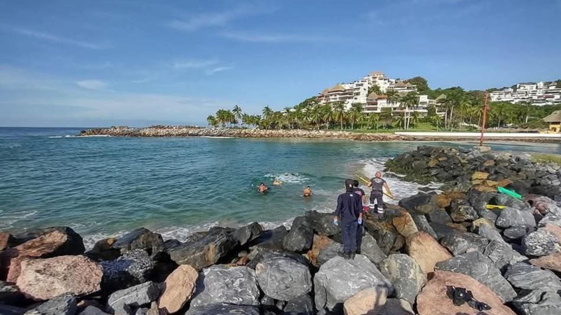 Dos hombres mueren ahogados en playa de Ixtapa Zihuatanejo; radicaban ...