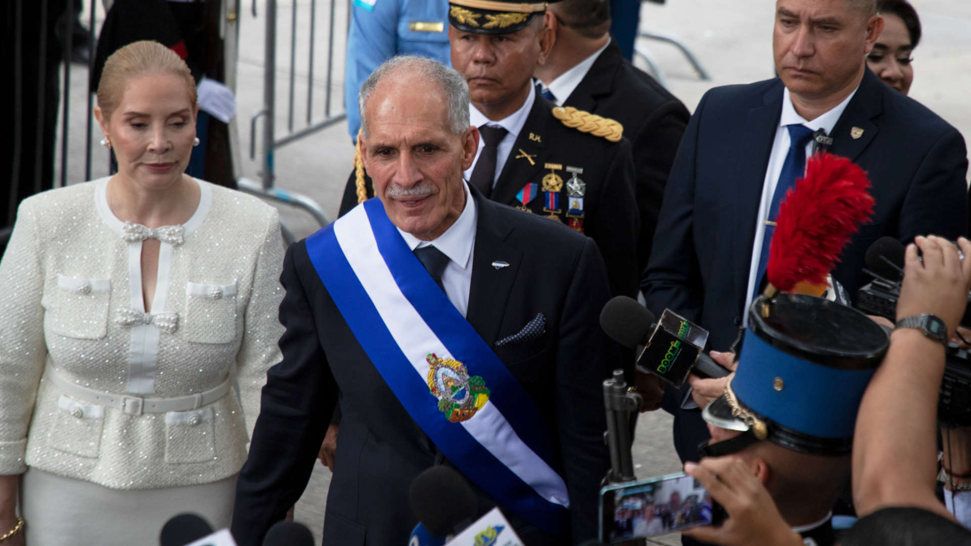 Nasry Asfura asume como presidente de Honduras