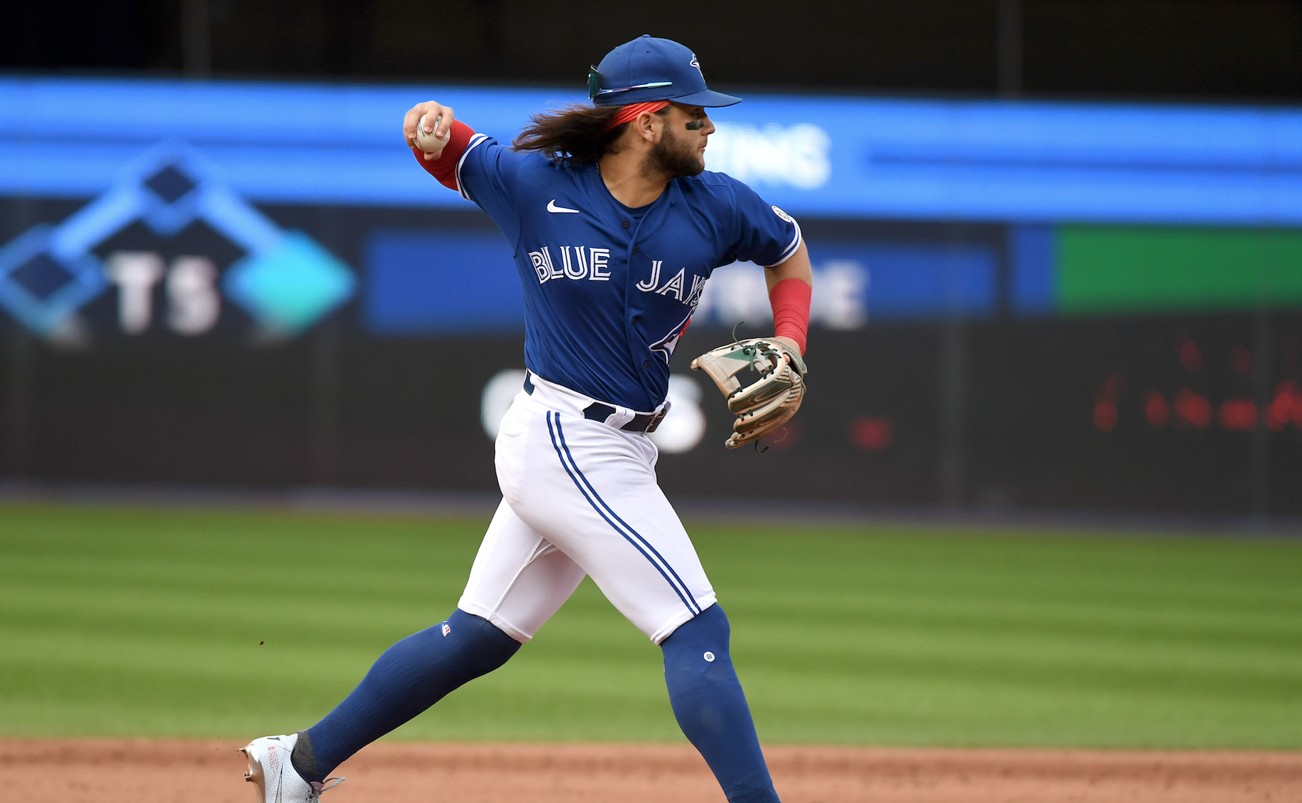 Los Azulejos de Toronto vuelan alto rumbo a la postemporada - Vimarsana News
