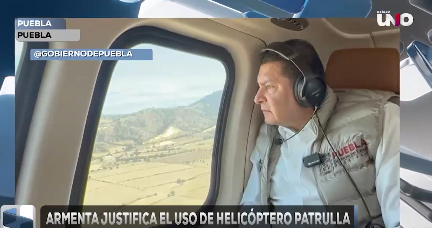 Alejandro Armenta intentó justificar el uso del helicóptero patrulla ante cuestionamientos de los poblanos, demostrando que su prioridad es su traslado y no el de la gente.