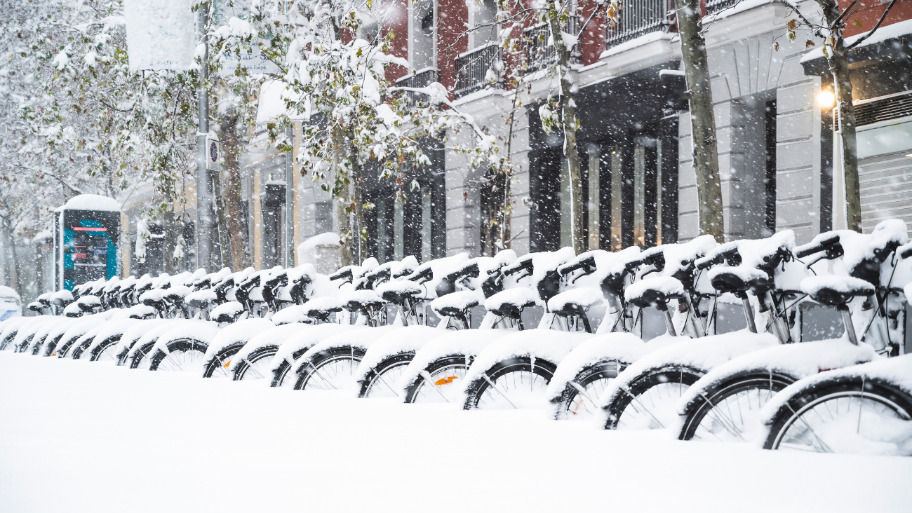 Nueva York ajusta reglas de estacionamiento en las calles ante fuertes nevadas