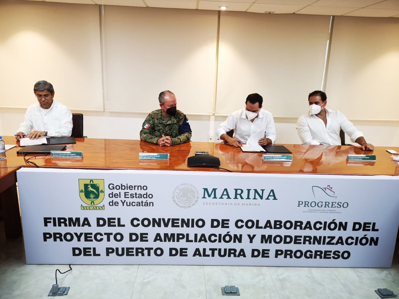 Firman convenio para ampliación y modernización del Puerto de Progreso