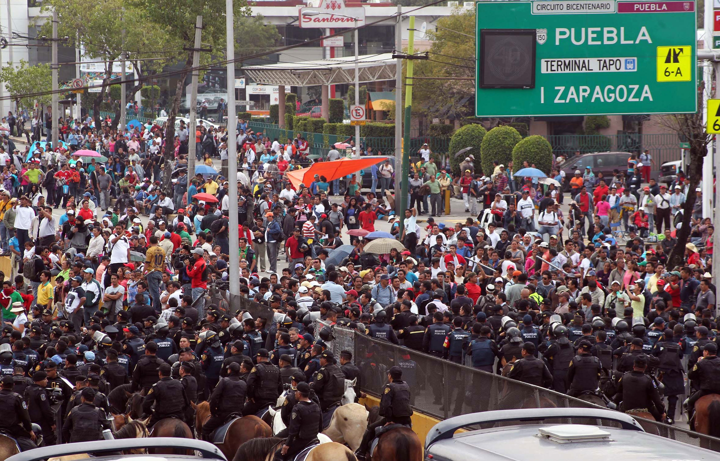 Prevén bloqueo de la CNTE en inmediaciones del AICM