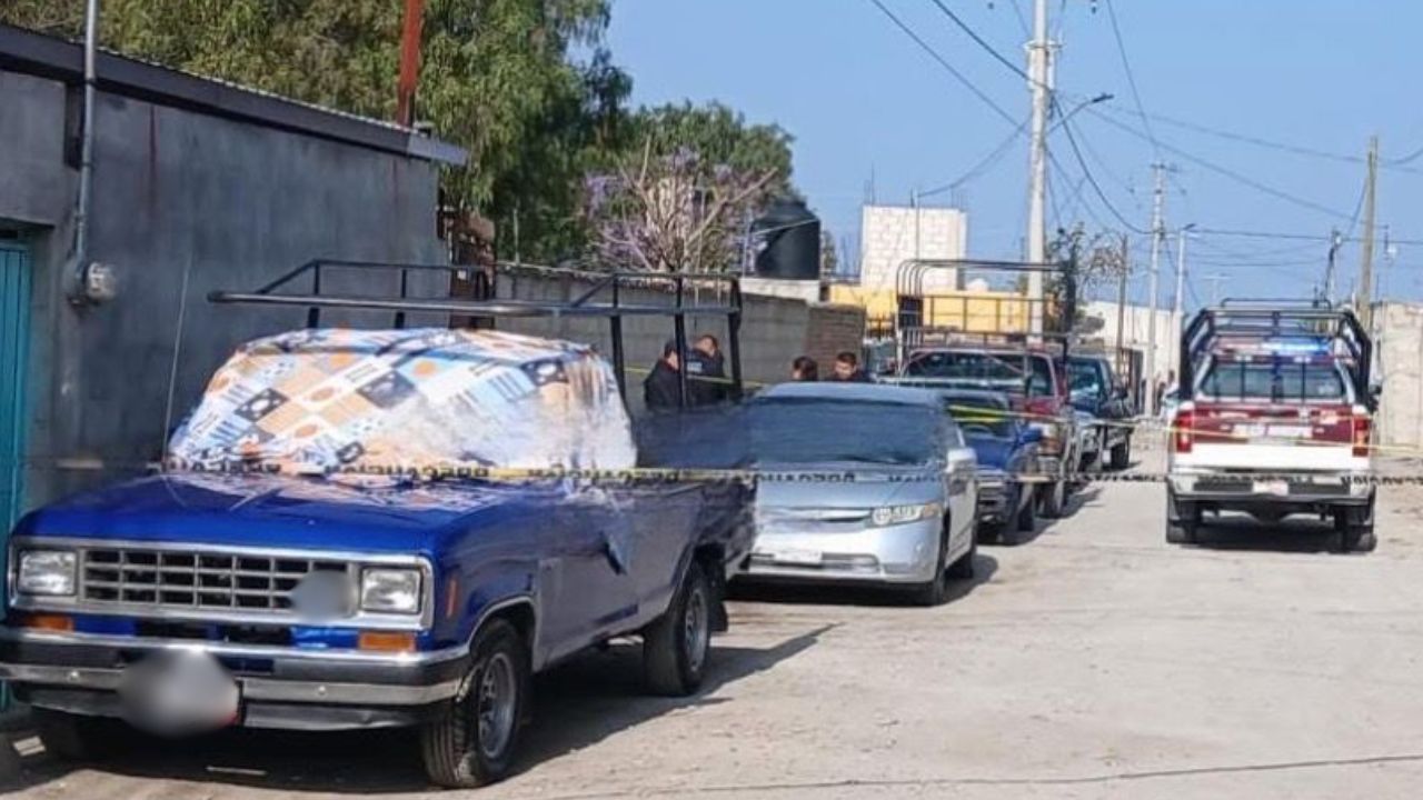 Localizan a hombre sin vida dentro de camioneta en Tecamachalco hoy; fue apuñalado