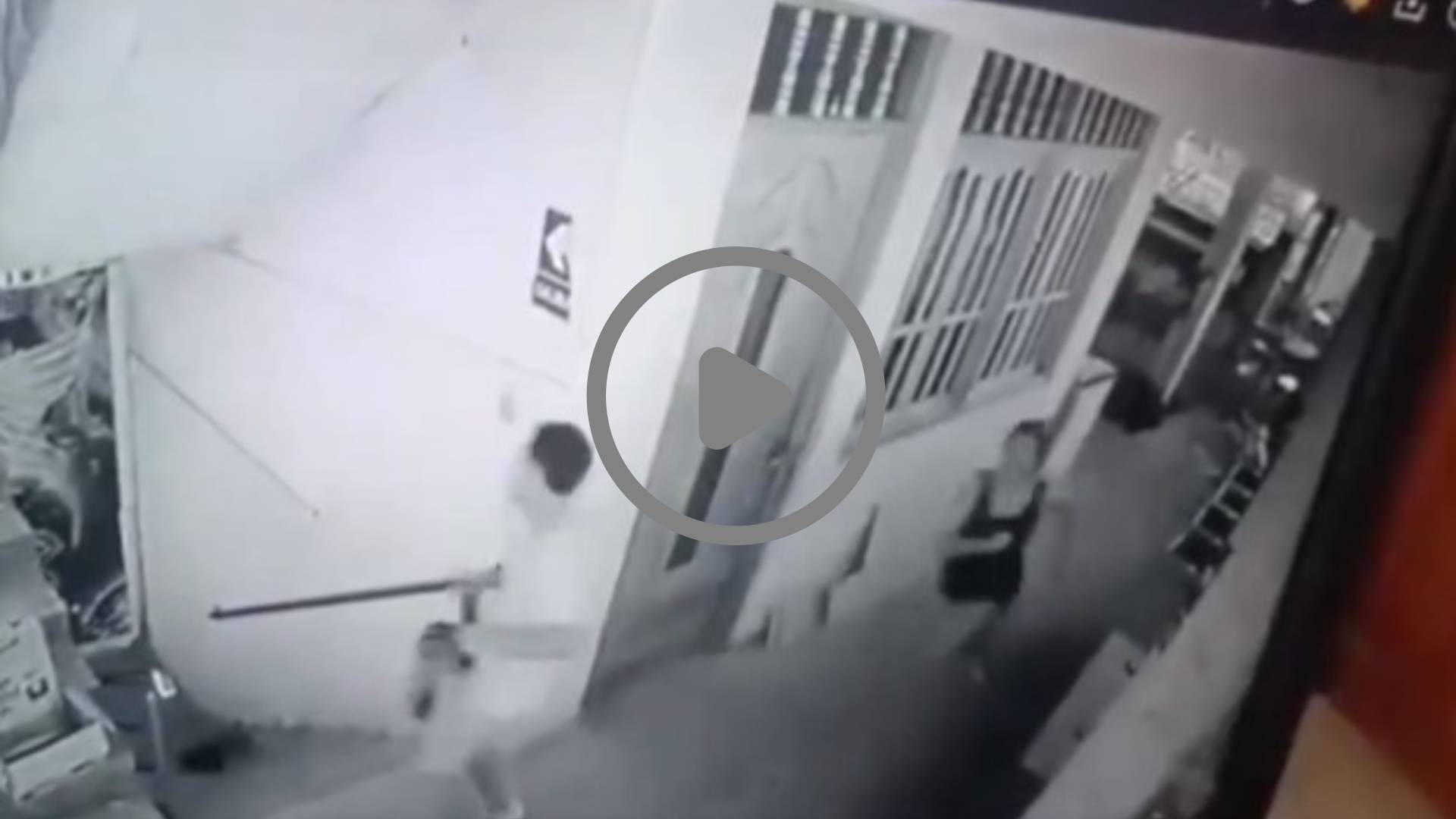 Joven cae del segundo piso y muere tras forcejeo con el novio