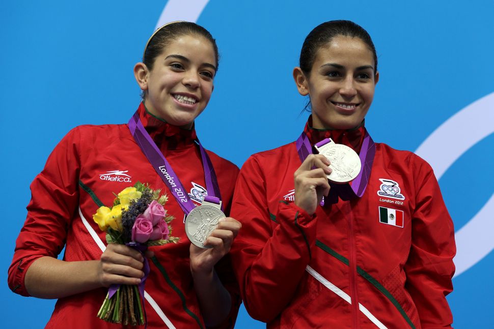 Alejandra Orozco, clavadista de éxito desde los 14 años de edad - Vimarsana News