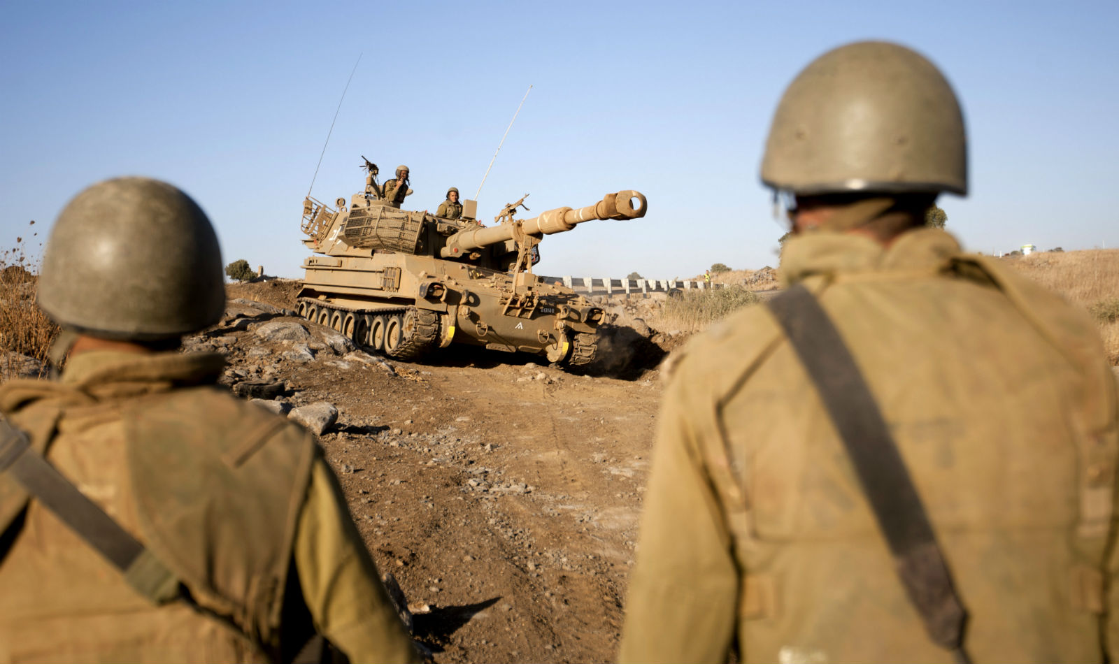 Ataques aéreos en Irán deja 18 muertos