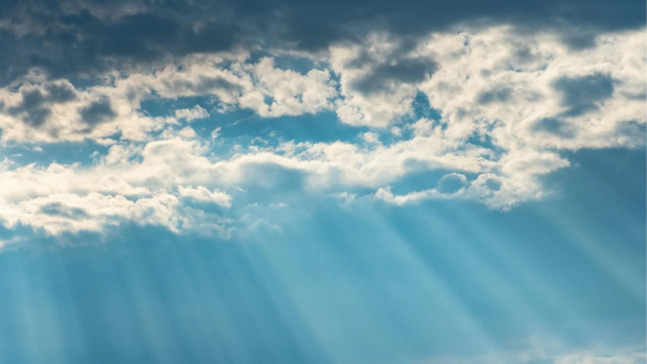 Ciclón Narelle provoca cielo rojo