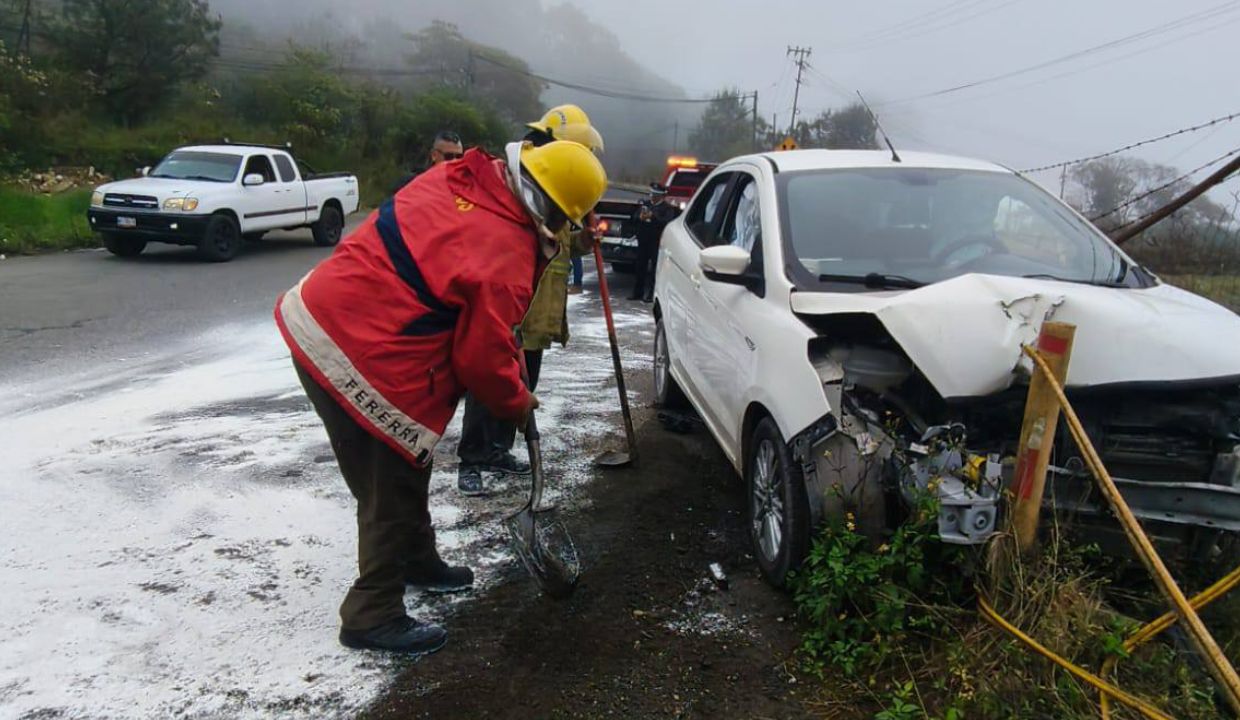 Se registra fuerte choque en la carretera Interserrana Huauchinango–Nuevo Necaxa HOY