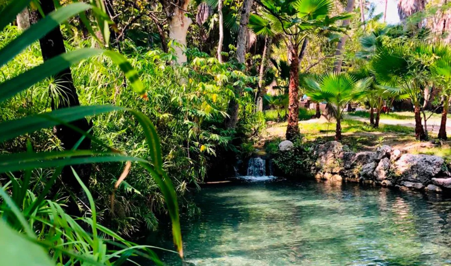 Aguas termales por $150 pesos: El balneario de Morelos que muchos comparan con una playa
