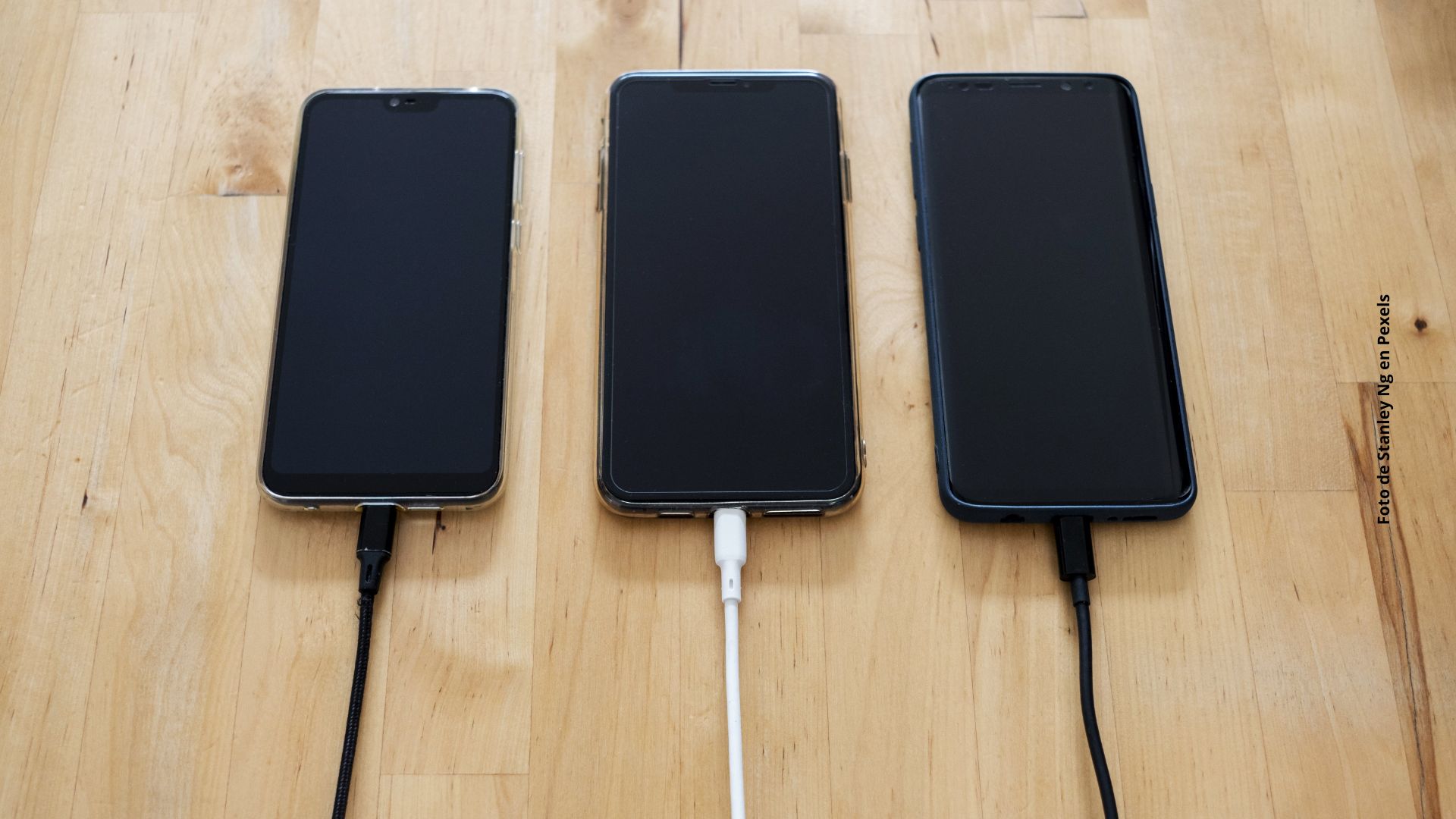 Estos son los errores que cometes al cargar tu celular