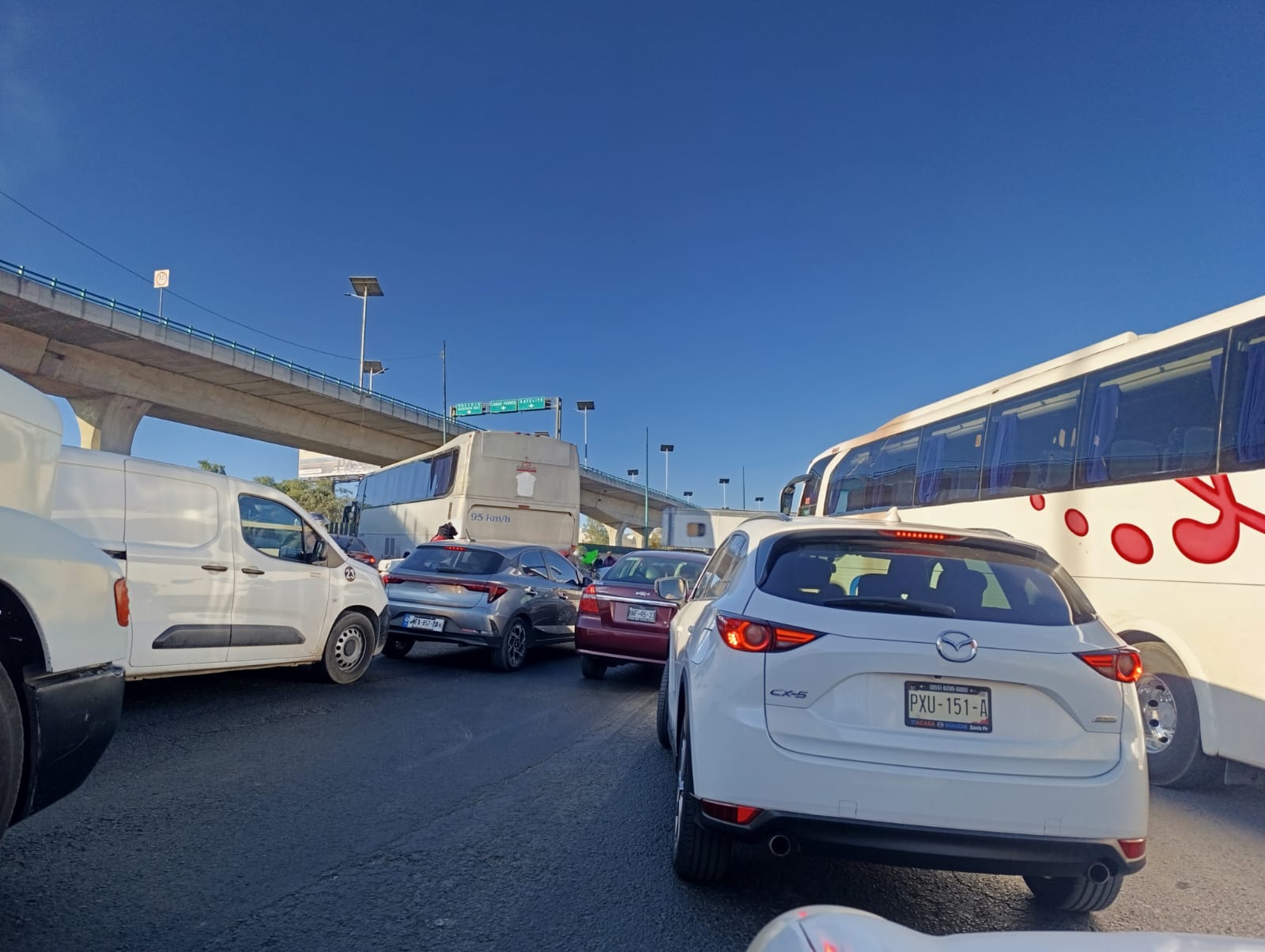 Tráfico en la carretera 57 HOY, Autopista México-Querétaro martes 26 de ...