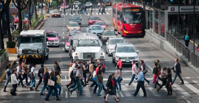 El gobierno de Puebla reconoce que el transporte actual no sirve, pero insiste en poner en marcha el cablebús, a pesar de no contar con estudios ni un plan concreto.