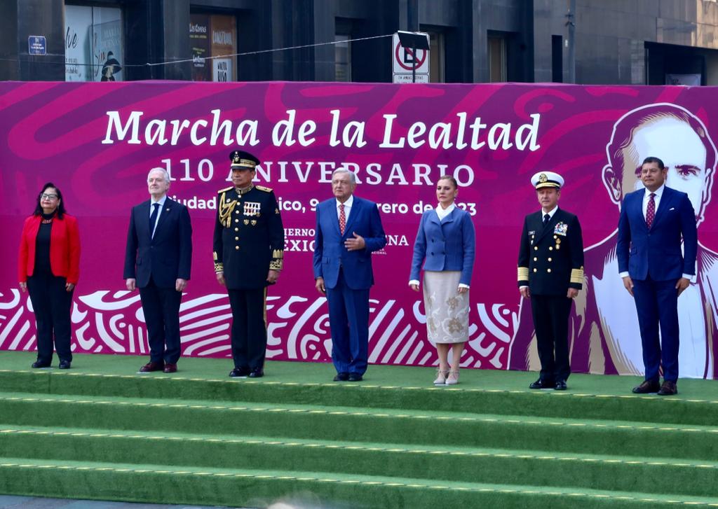 Fuerzas Armadas participan en la Marcha de la Lealtad