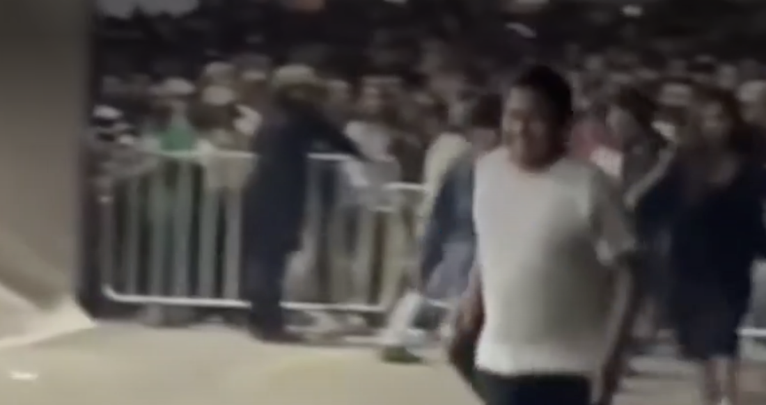 CAOS en la Feria de Puebla 2026: Empujones y aglomeraciones en el show de Calvin Harris exhiben una vez más la falta de organización del gobierno estatal.