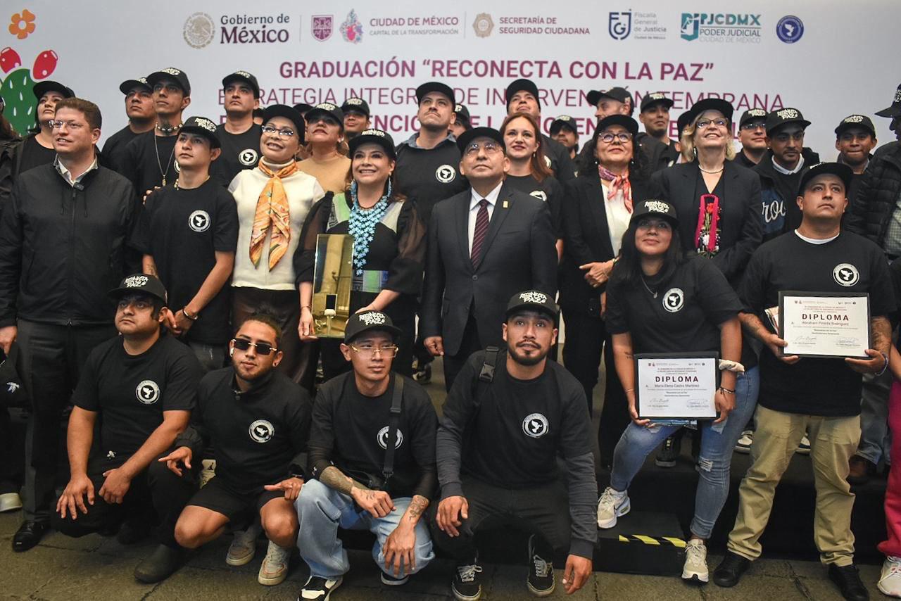 Reconecta con la Paz celebra graduación de 90 jóvenes