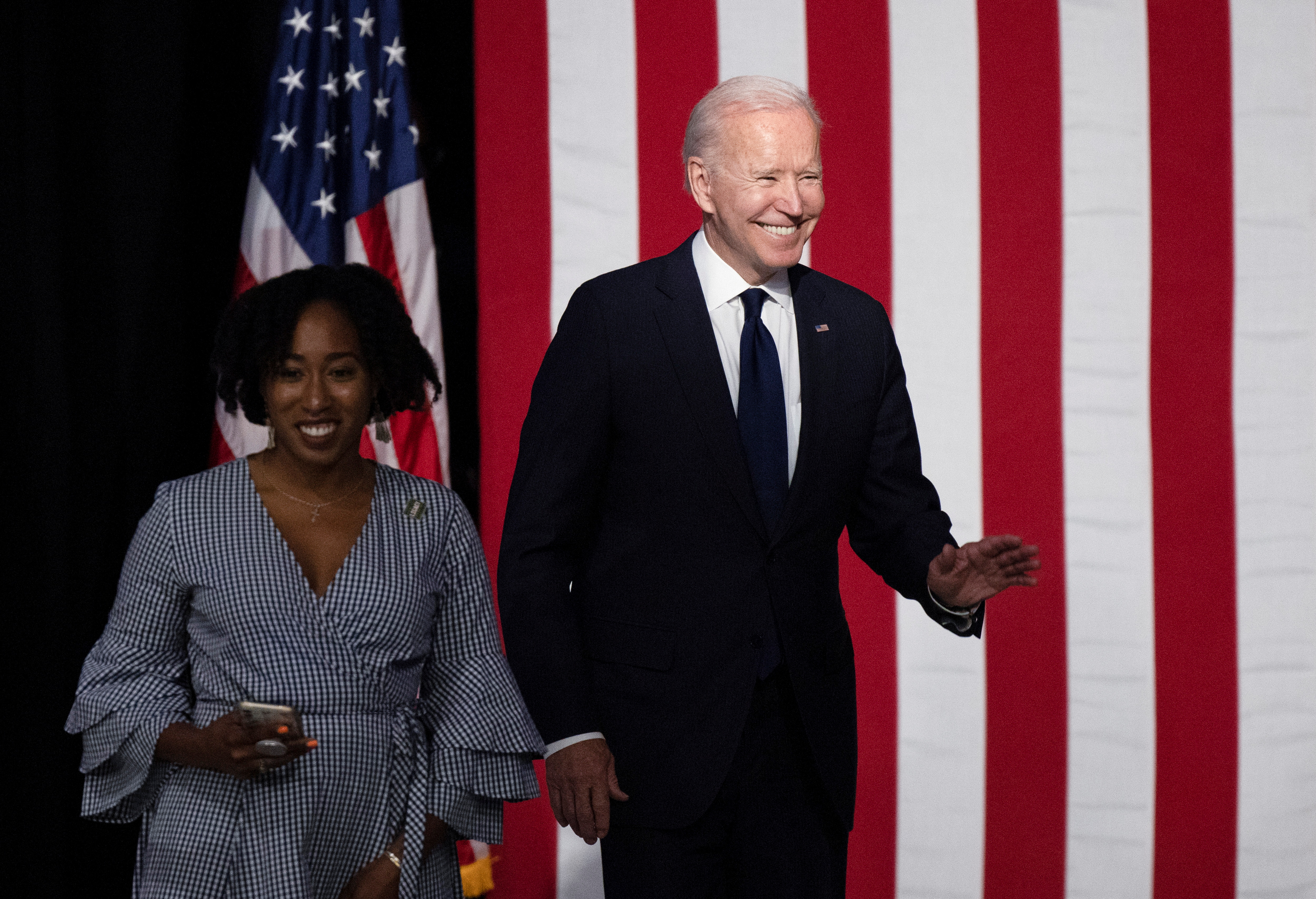 Biden honra a los sobrevivientes de los disturbios raciales de Tulsa - Vimarsana News