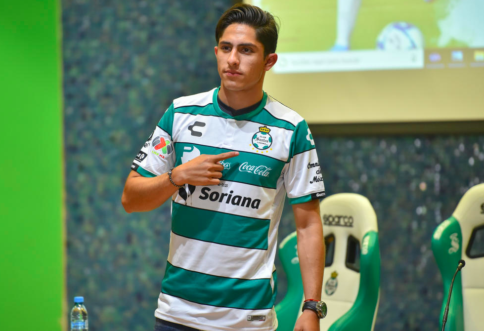 Alan Cervantes es el apuntado para sustituir a Edson Álvarez - Vimarsana News