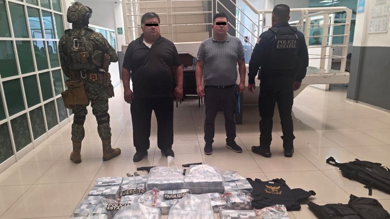 Detienen en Naucalpan, Estado de México a dos hombres con armas y 37 ...