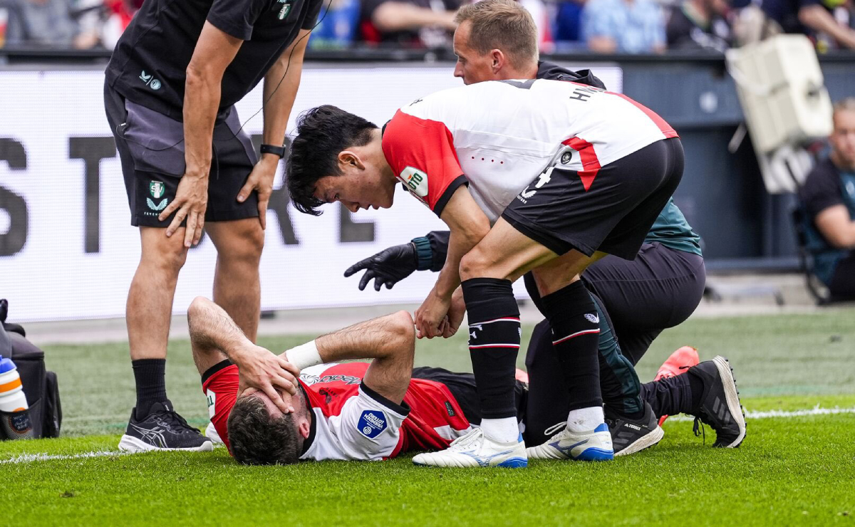 Santiago Giménez: Lesión en camilla preocupa a Feyenoord y Selección  Mexicana