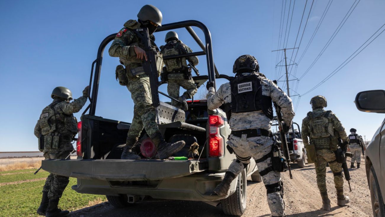 En videos, la detención de “El Sagitario”, operador de “El Chapo Isidro” tras operativo por aire y tierra en Sinaloa