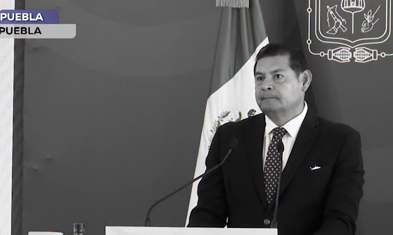 Perforan zona con ductos de gas para colocar propaganda en Puebla; evidencian negligencia del gobierno de Alejandro Armenta