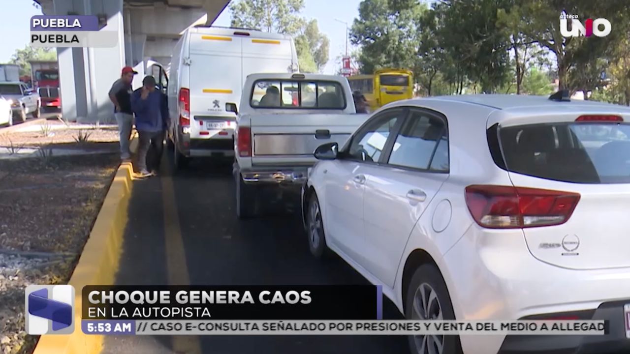 Choque genera caos en la autopista México-Puebla