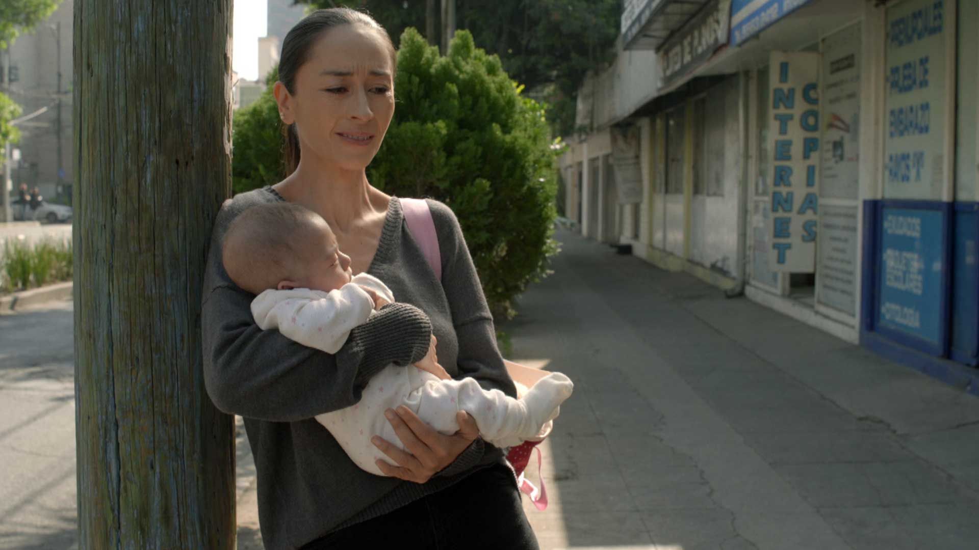 Atrapada En La Red Lo Que Callamos Las Mujeres Lo Que Callamos Las Mujeres | Capítulo | Esperanza y Milagros: Hasta
