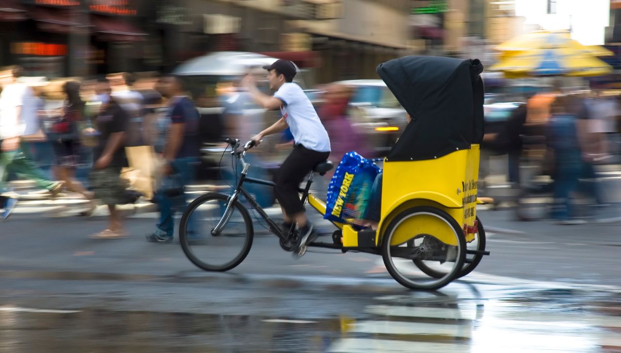 Vecinos alertan por bicitaxis que se apoderan de Paseo de la Reforma