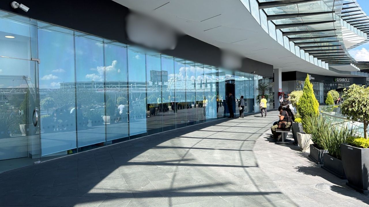 Cuentahabiente sufrió asalto en plaza comercial sobre la Vía Atlixcáyotl hoy: así generó alerta